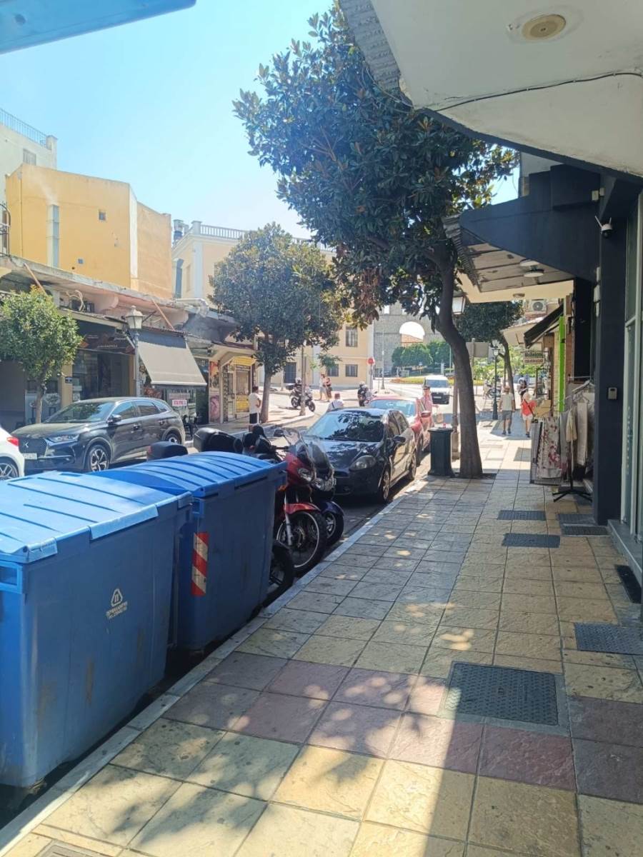 (For Rent) Commercial Retail Shop || Kavala/Kavala - 30 Sq.m, 380€ 