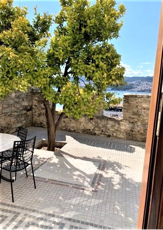 (Продава се) Търговски Обект Хотел || Kavala/Kavala - 270 кв.м., 1€ 